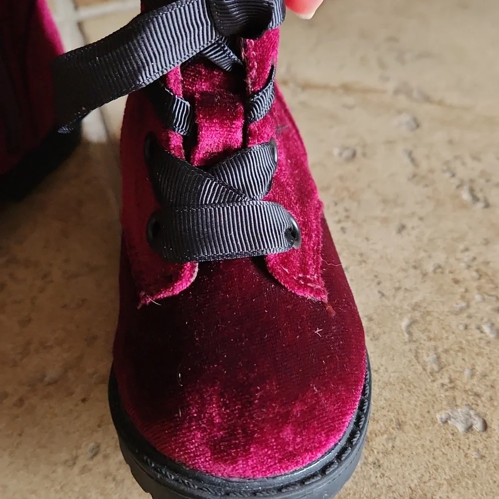Cat & Jack Velvety Toddler Boots with Black Ribbon Laces Size 5
